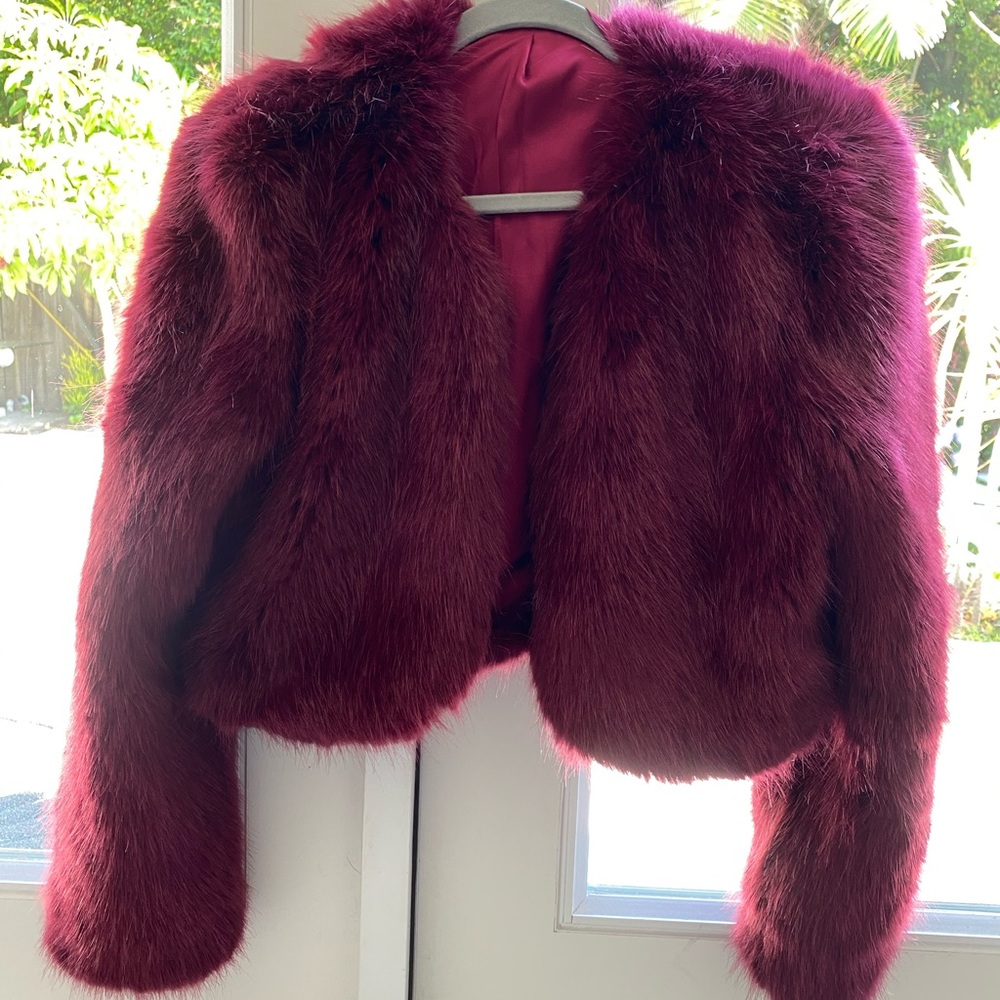 Faux Fur Cropped Coat Jacket in Wine Red size M
